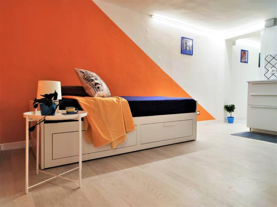 Central Apartments Mezzanine - 1 Min To Via Etnea Катания Екстериор снимка